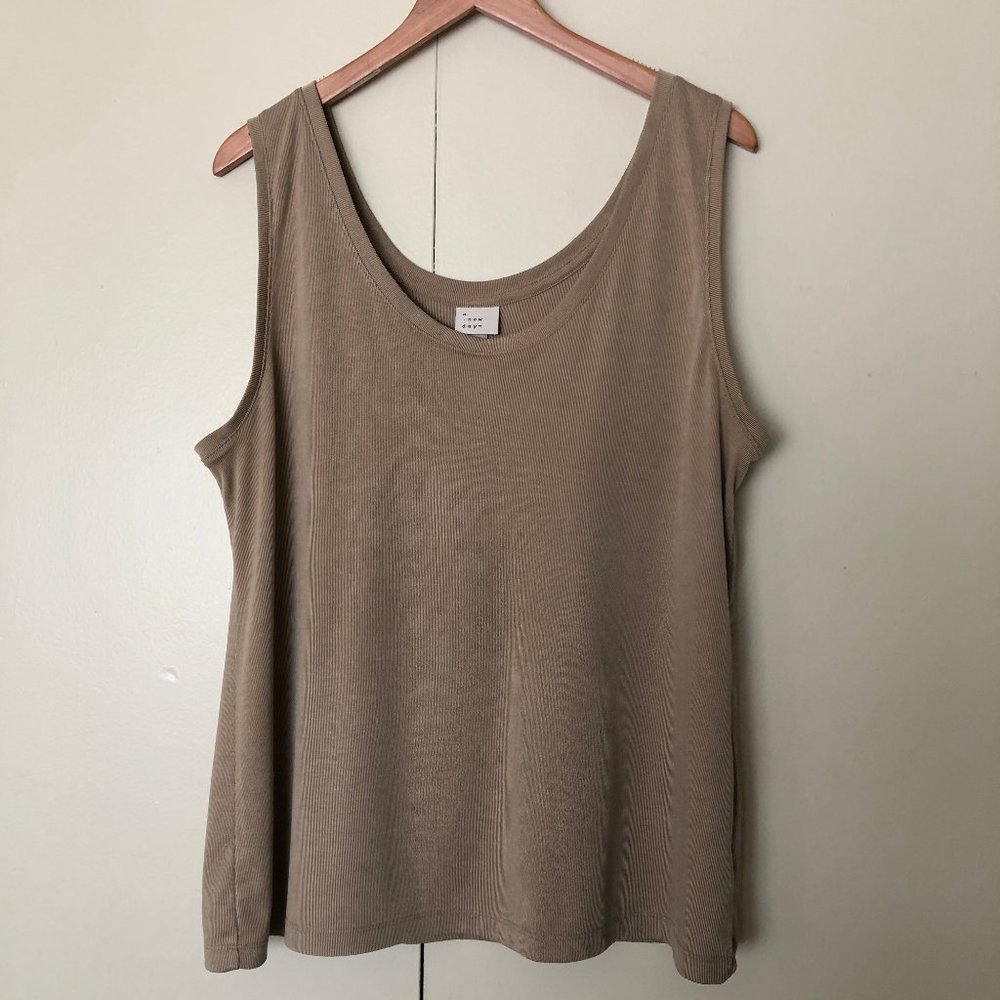 A NEW DAY Golden Beige Scoop Neck Tank - XL